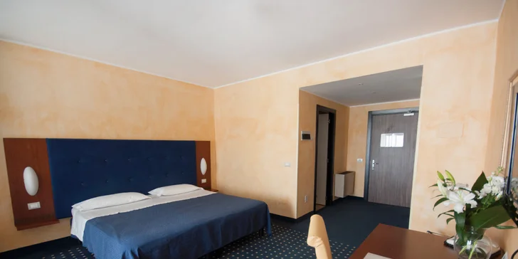4* dovolená u italského Lago di Garda: snídaně a venkovní bazény, 800 metrů od jezera
