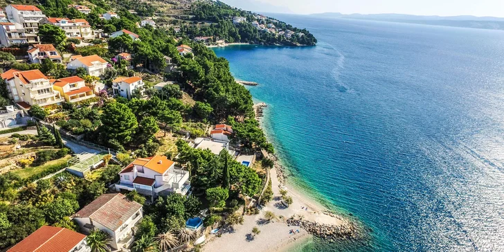Omišská riviéra na 7 nocí: apartmány jen 100 m od pláže s kapacitou až 6 osob