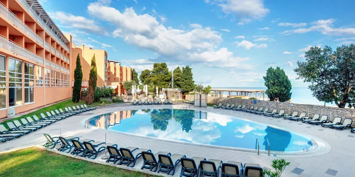 4* dovolenka v chorvátskom Umagu s jedlom: pláž, bazény a wellness, deti do 12 rokov zdarma