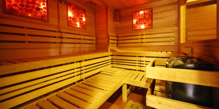 90 min. relaxu v privátním wellness pro 2 osoby: finská sauna a vířivka