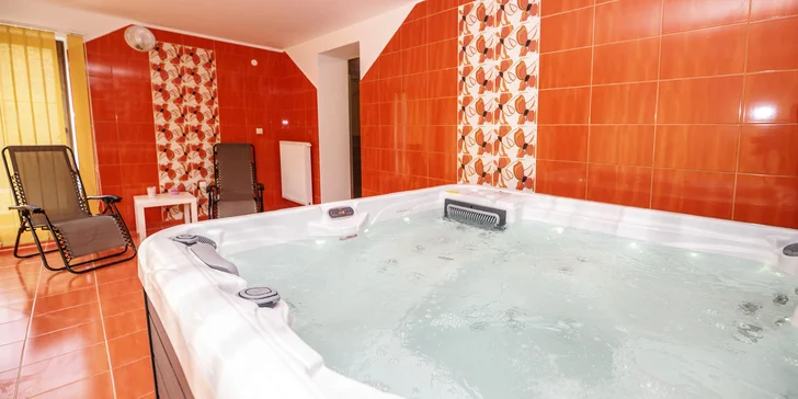 90 min. relaxu v privátním wellness pro 2 osoby: finská sauna a vířivka