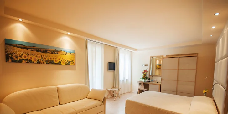 Dovolená u Lago di Garda v elegantním 4* hotelu: historické centrum, sluneční terasa, výhled na hory i na jezero