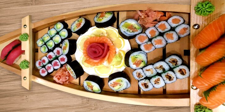Nabité sushi sety: 24–80 kousků třeba i s polévkou, salátem nebo minizávitky
