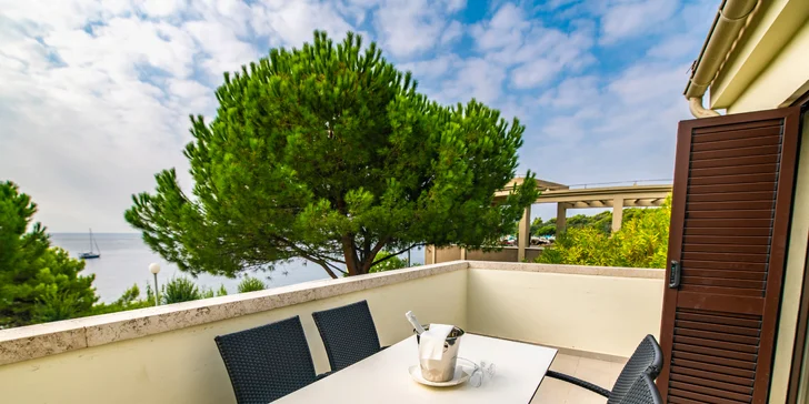 4* apartmánový resort v letovisku Pula: ubytování až pro 4 osoby, 200 m od pláže, s bazény a tobogánem, možnost snídaní