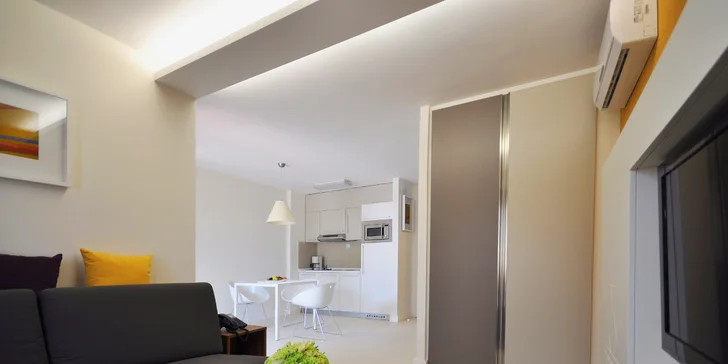 4* apartmánový resort v letovisku Pula: ubytování až pro 4 osoby, 200 m od pláže, s bazény a tobogánem, možnost snídaní