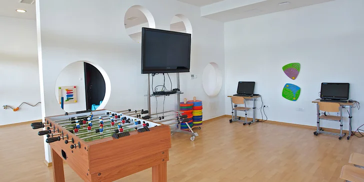 4* apartmánový resort v letovisku Pula: ubytování až pro 4 osoby, 200 m od pláže, s bazény a tobogánem, možnost snídaní
