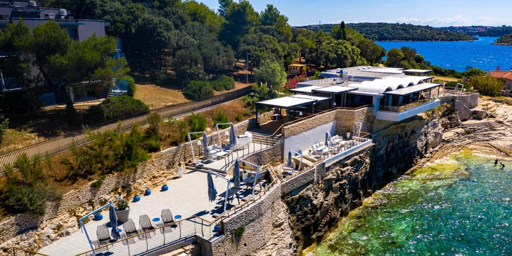 4* apartmánový resort v letovisku Pula: ubytování až pro 4 osoby, 200 m od pláže, s bazény a tobogánem, možnost snídaní