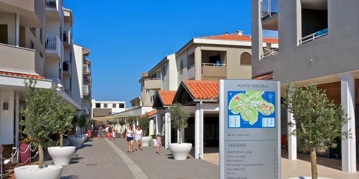 4* apartmánový resort v letovisku Pula: ubytování až pro 4 osoby, 200 m od pláže, s bazény a tobogánem, možnost snídaní