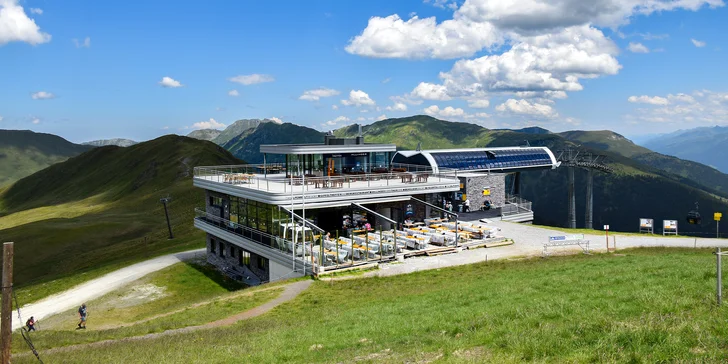 Alpský resort přímo u Zillertal Areny: polopenze, neomezený wellness a vybavení pro rodiny