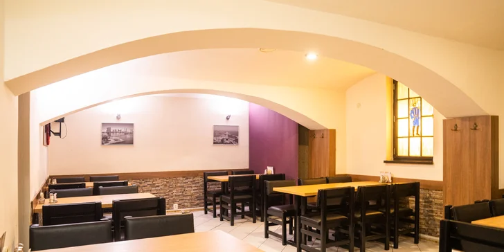 Obědová nálož: půl kila krkovice, zelenina, omáčky a chleba pro 2 osoby