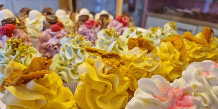 Sladká odměna: dva nebo čtyři cupcaky podle výběru a káva