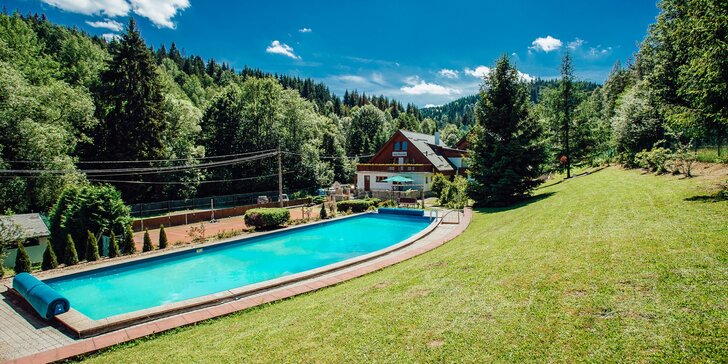 Rodinná dovolená na Slovensku: polopenze, sauna, bazén i vyžití pro děti