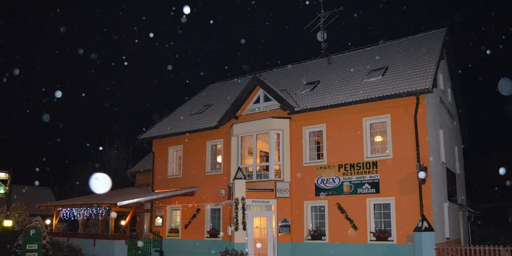 Pohoda přímo u Lipna: pokoj či apartmán v penzionu s polopenzí