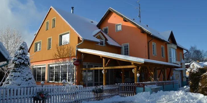 Pohoda přímo u Lipna: pokoj či apartmán v penzionu, snídaně nebo polopenze