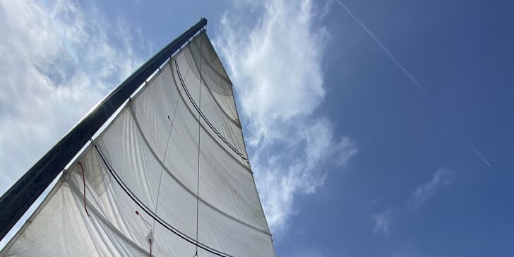 Jachting na Lipně: 2hodinová plavba na katamaránu se základním výcvikem