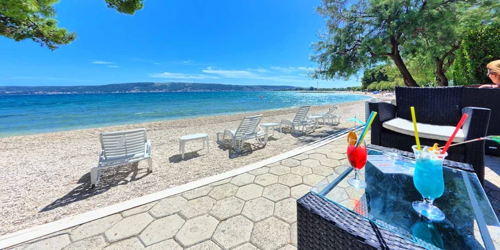 All inclusive pobyt u Splitu: pokoje či bungalovy pro pár i rodinu 150 metrů od pláže