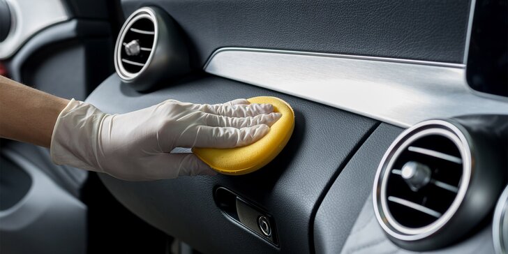 Suché či mokré čištění interiéru a ruční mytí exteriéru auta třeba i s nanesením laku