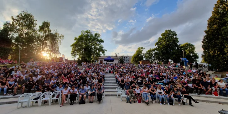 Vstupenka na vybraná představení pod širým nebem - Stod (u Plzně)