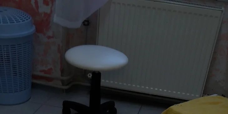 Pedikúra s citrusovou lázní včetně masáže plosek nohou