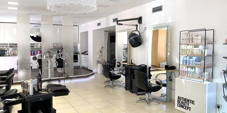 Krásné nehty v luxusním salonu na Žižkově: gel lak, gelová modeláž i masáž rukou a olejíček