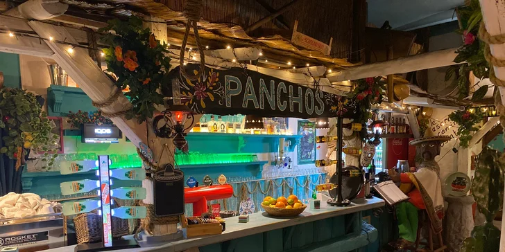 Menu v autentické mexické restauraci Pancho's: kuřecí tacos a churros pro 2 osoby