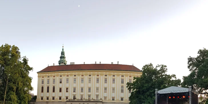 Vstupenka na vybraná představení pod širým nebem - Kroměříž