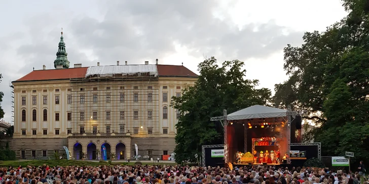 Vstupenka na vybraná představení pod širým nebem - Kroměříž