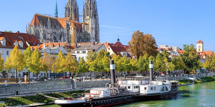 Jednodenní výlet přímým vlakem do bavorského Regensburgu: plavba po Dunaji, procházka historickým centrem