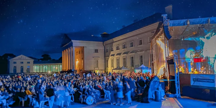 Vstupenka na vybraná představení pod širým nebem - Kačina