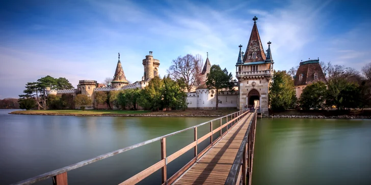 Zámek i rozkvetlé zahrady Laxenburg a návštěva Slavnosti růží v Badenu