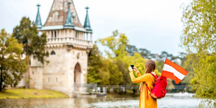 Zámek i rozkvetlé zahrady Laxenburg a návštěva Slavnosti růží v Badenu