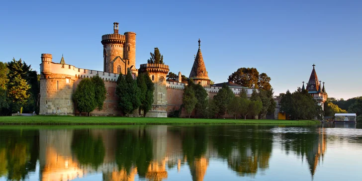 Zámek i rozkvetlé zahrady Laxenburg a návštěva Slavnosti růží v Badenu