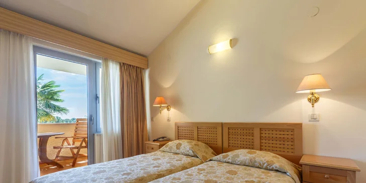 4* apartmány v istrijské Poreči: dovolená pro páry i rodiny, bazén, oblázková pláž, děti do 18 let zdarma