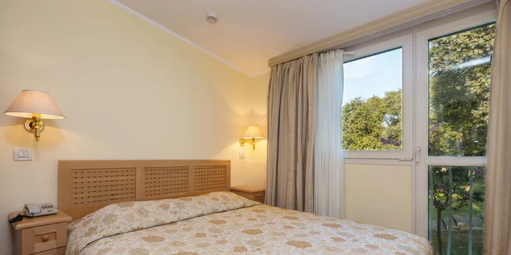 4* apartmány v istrijské Poreči: dovolená pro páry i rodiny, bazén, oblázková pláž, děti do 18 let zdarma