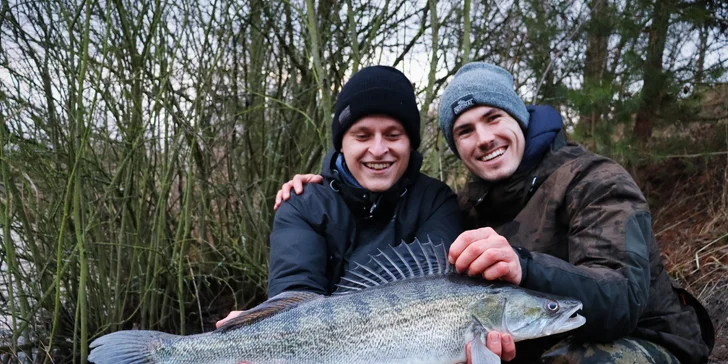 Pronájem lodi i rybářské průvodcování na pár hodin i jeden či dva dny u Poděbrad