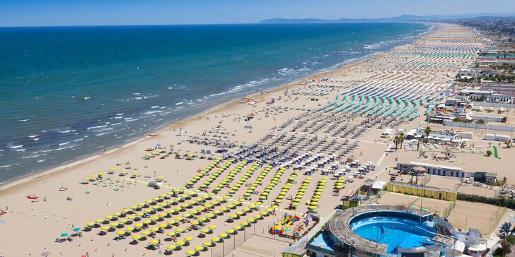 Dovolená v Rimini: snídaně, pláž 250 m od hotelu, bazén i noc zdarma