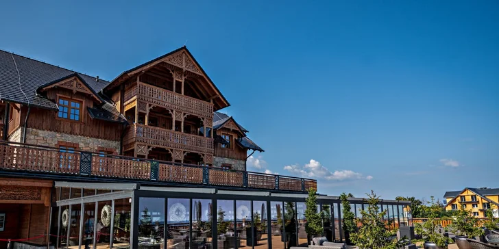 Luxusní pobyt v 5* hotelu: aktivní relaxace v horách, snídaně, neomezený wellness i výlety po okolí