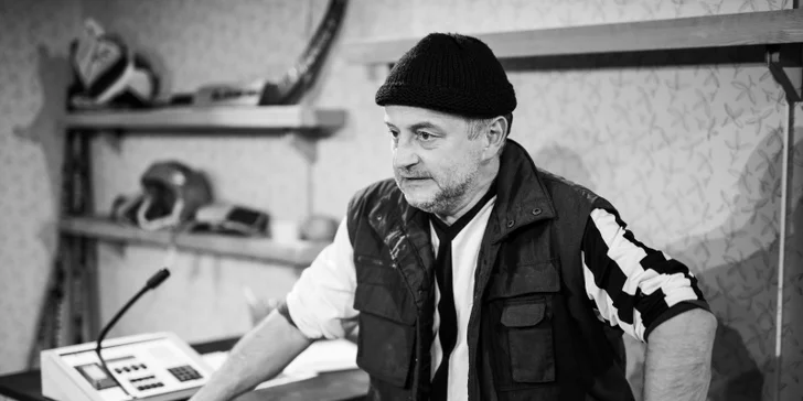 Vstupenka na divadelní představení Politika správcovny v Klubovně Spolku Kašpar