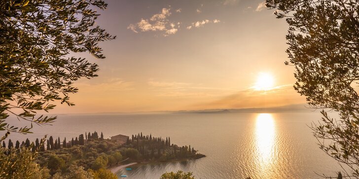 Hotel s bazénem, wellness a polopenzí u Lago di Garda jen 150 m od vyhlášené pláže La Romantica