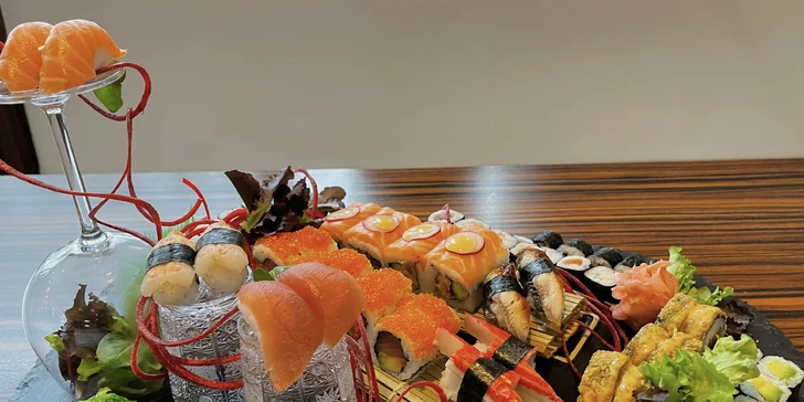 Sushi sety s 28, 63 a 64 kousky: maki, nigiri a další rolky s rybami i zeleninou