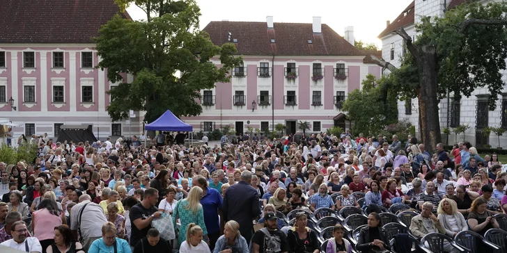 Vstupenka na vybraná představení pod širým nebem - Třeboň