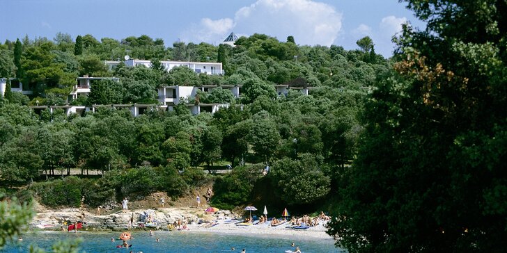 Dovolená v chorvatské Pule: apartmány 100 m od moře, venkovní a dětský bazén