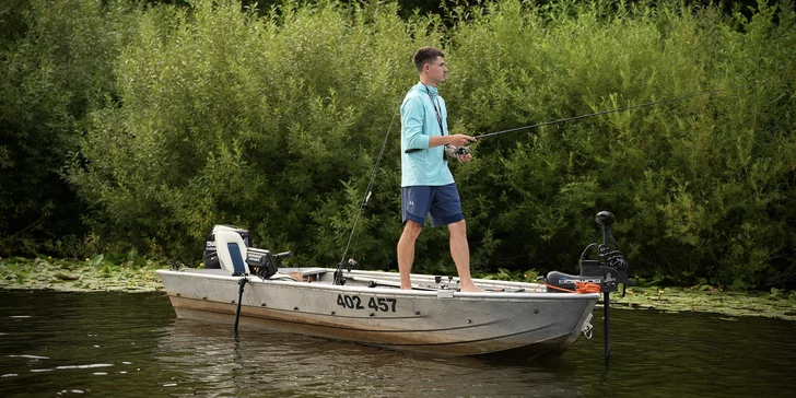 Pronájem rybářské lodi Marine na jeden nebo dva dny u Poděbrad