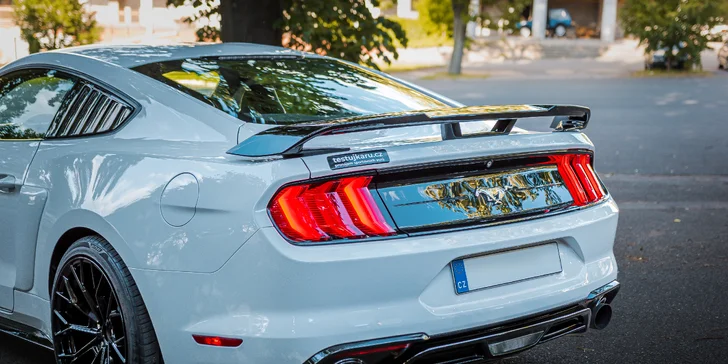 Pronájem Ford Mustang bez instruktora: 12 hod. nebo celý víkend