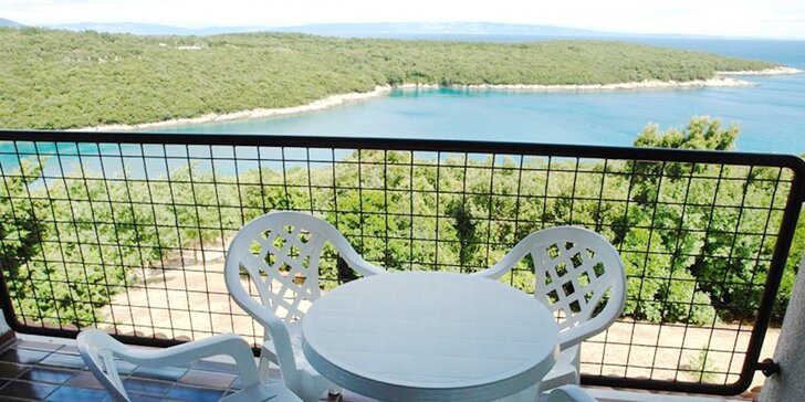 Za mořem do Chorvatska: poloostrov Istrie, apartmán jen 150 m od moře a v blízkosti minigolf i stolní tenis