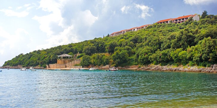 Za mořem do Chorvatska: poloostrov Istrie, apartmán jen 150 m od moře a v blízkosti minigolf i stolní tenis