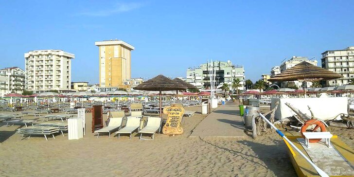 Rimini: hotel u písečné pláže, bufetové snídaně, servírované obědy i večeře a welcome drink