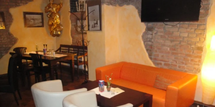 Velkolepá hostina s masem, sýry, přílohami a dipy