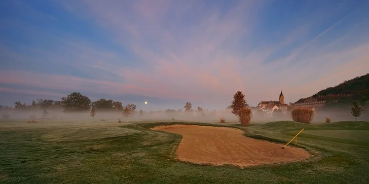 Jednodenní nebo dvoudenní kurz golfu v luxusním Golf Resortu Hluboká