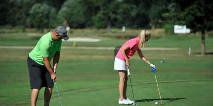Jednodenní nebo dvoudenní kurz golfu v luxusním Golf Resortu Hluboká